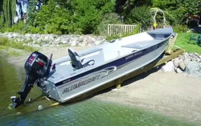 How to Choose Between a Fixed and Floating Dock System